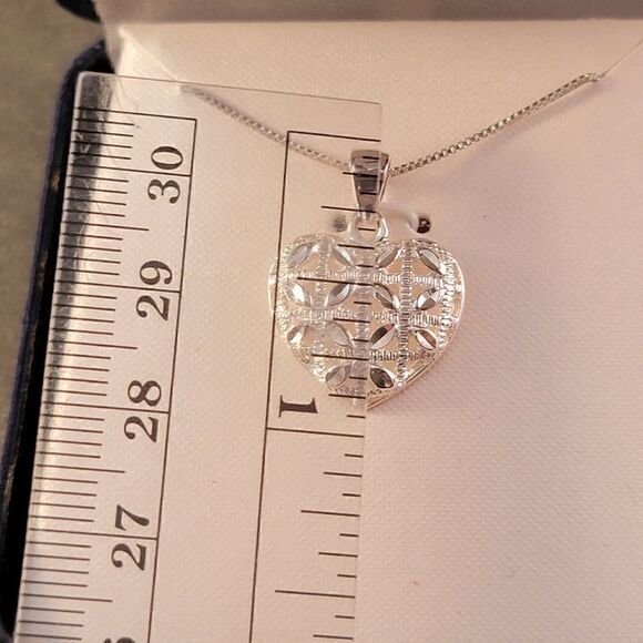 Sterling Openwork Diamond Cut Heart Pendant Necklace - New in Box - Picture 5 of 6